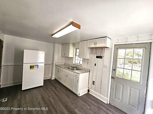 Building Photo - 907 Green Ridge St #1