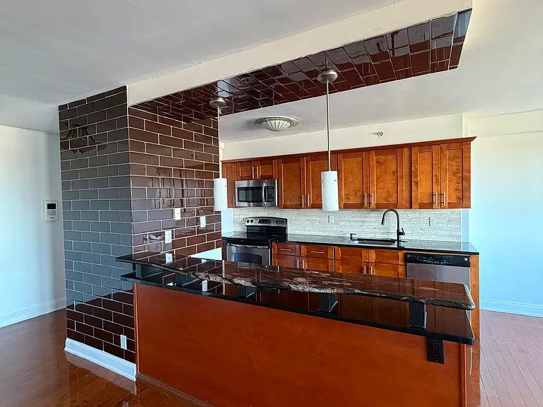 60 Parkway Dr E #15A — Photo 18