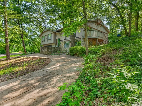 1800 SE Polaris Dr, Bartlesville, OK 74006
