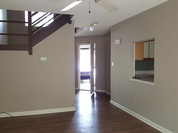 5th image of 2023 Stoneycreek Dr #B