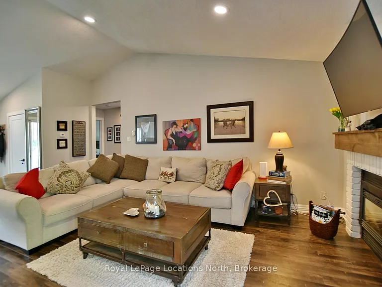 590 Oxbow Cres — Photo 27