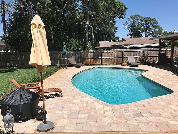 2nd image of 1414 Oleander Dr