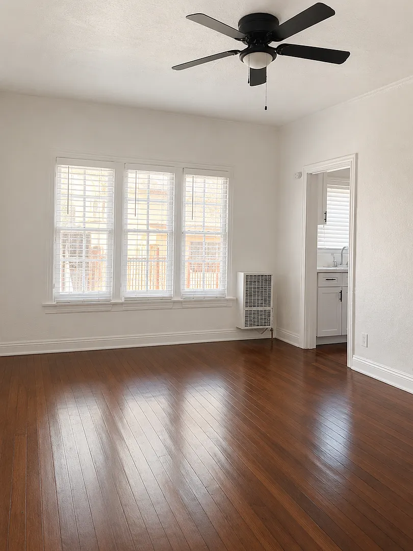450 S Benton — Photo 3