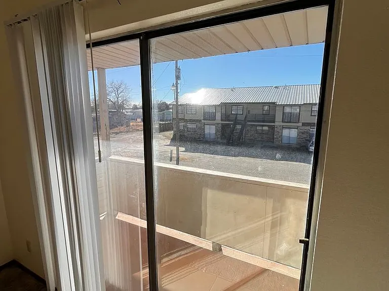 2303 N Grand Ave — Photo 7