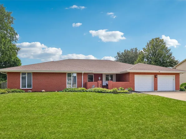 5870 Dogwood Ln, Johnston, IA 50131