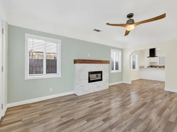 1215 E Barcelona Pl, Long Beach, CA 90813