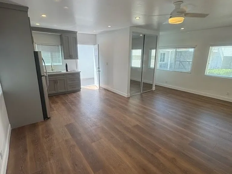 1160 Manhattan Beach Blvd — Photo 2