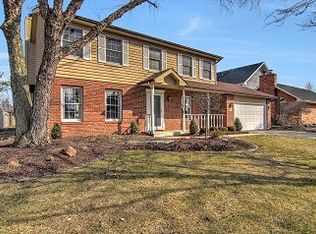 18451 Country Ln, Lansing, IL 60438