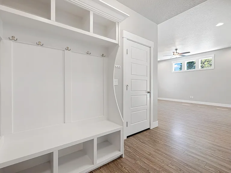 635 S Tylee Way — Photo 6