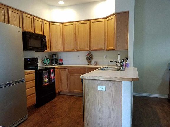 5th image of 835 Kane Dr APT 28