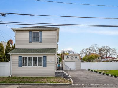 366 S 7th Street, Lindenhurst, NY, 11757