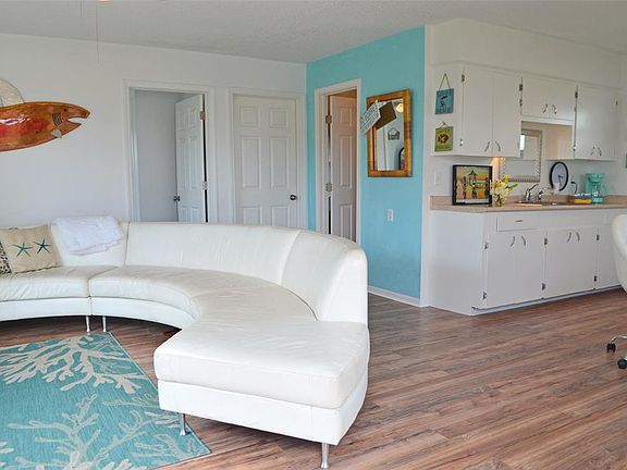 Living/kitchen/dining space