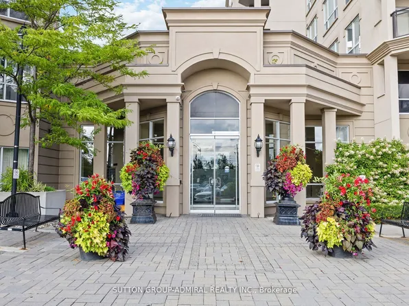 2 Maison Parc Ct #315, Vaughan, ON L4J 9K4