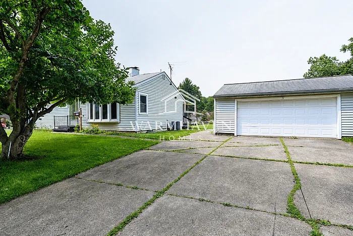 1405 Northmoreland Blvd — Photo 2