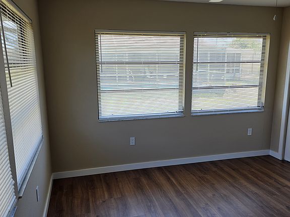 3rd image of 1061 Citrus Rd