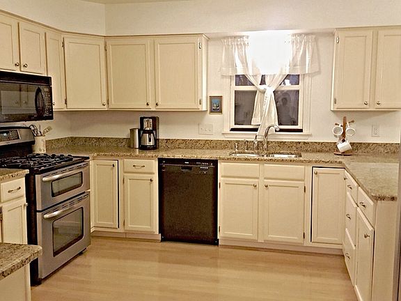 2nd image of 7934 Blackhawk Ct