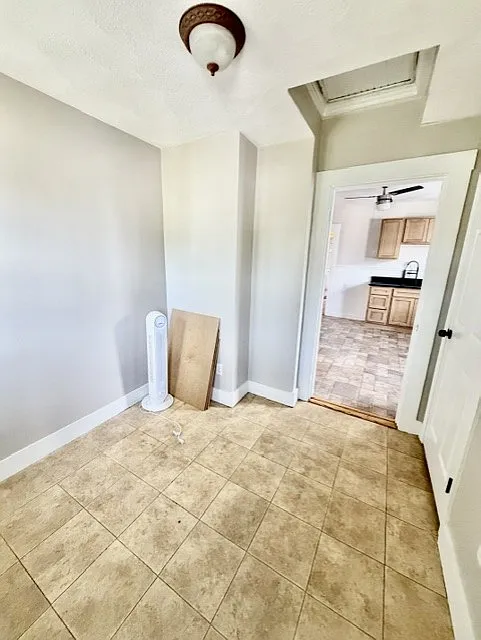 3 bed, 9999 sqft, $3,300 — Photo 4