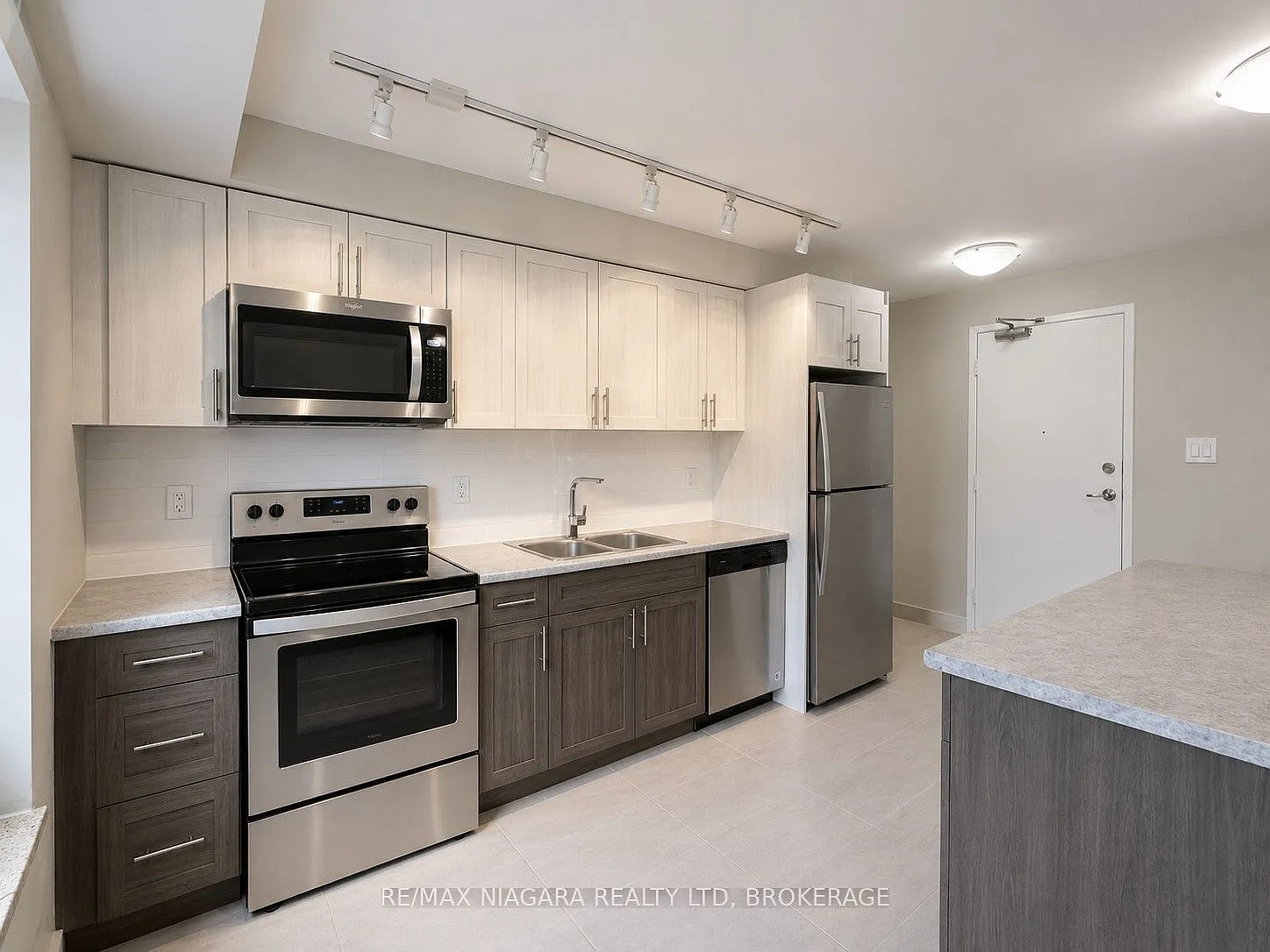 2 bed, $1,995 — Photo 3
