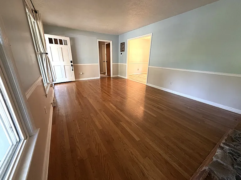 1125 Sheffield Dr — Photo 4