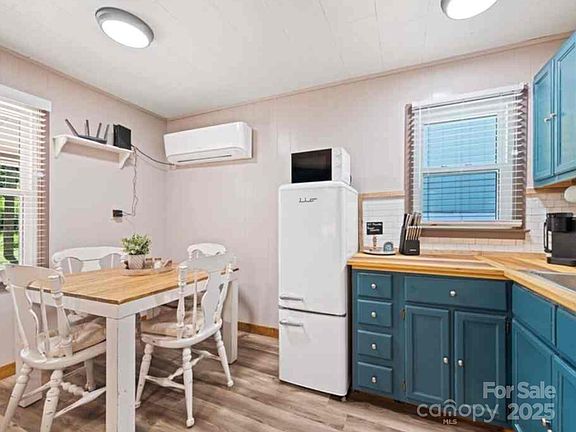 4th image of 45 Mountainside Cir