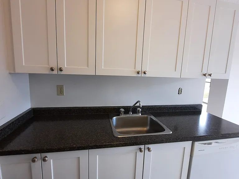 699 Talbot St — Photo 13