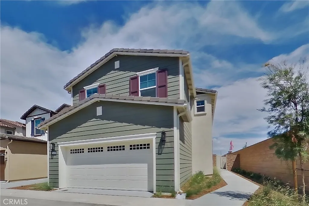 4 bed, 1858 sqft, $3,709 — Photo 1