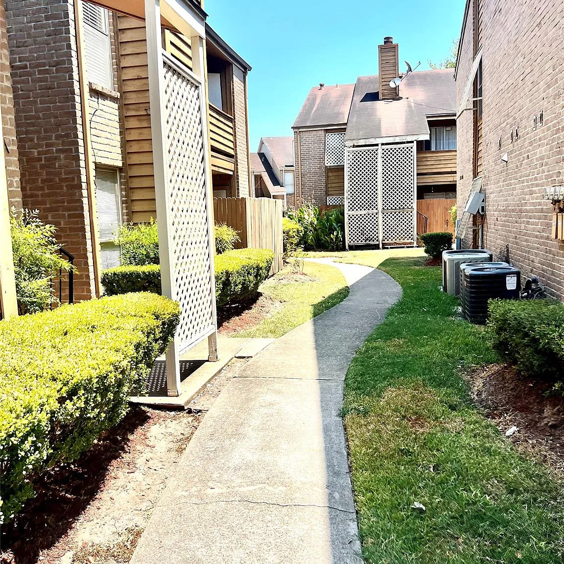 1 bed, 1.0 bath, 754 sqft, $950 — Photo 2