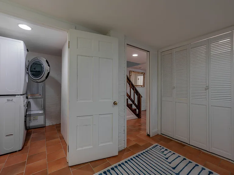 77 Columbus Ave #2 — Photo 17