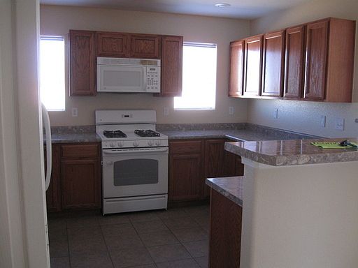 4th image of 4867 Calle Bella Ave