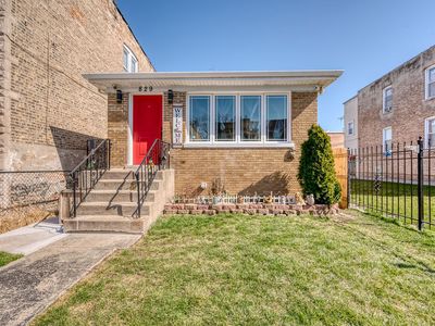 829 N Avers Ave, Chicago, IL, 60651