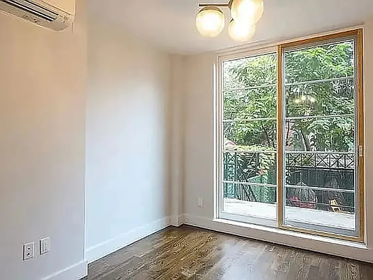 379 Sumpter St #1B — Photo 5