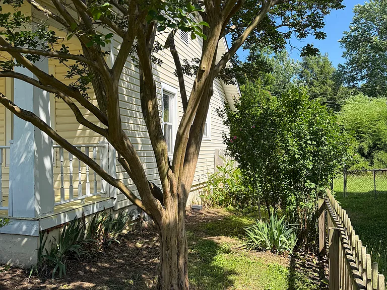 308 E Quincy Ave — Photo 21