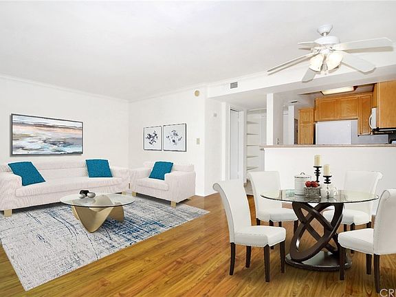 4th image of 5325 Newcastle Ave Unit 205