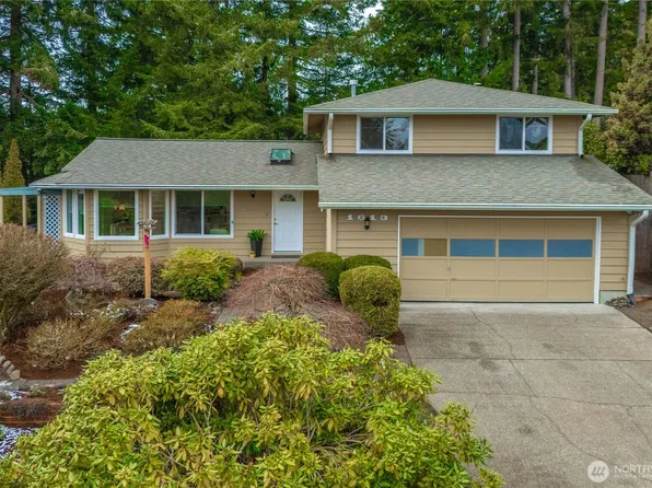 1613 Easthill Court NW, Olympia, WA 98502