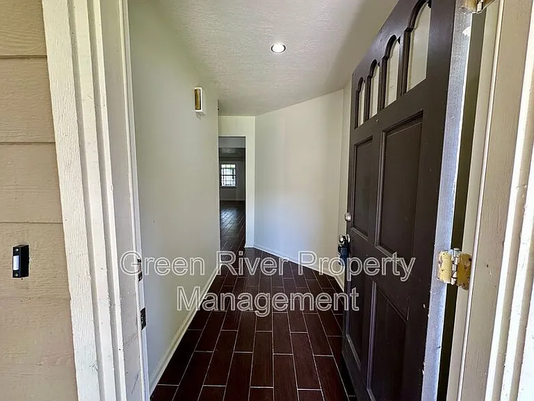 3288 Deerfield Pointe Dr — Photo 3
