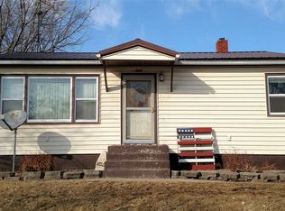 301 3rd Ave SW, Waukon, IA 52172