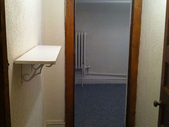 2nd image of 1127 4th St SE #5