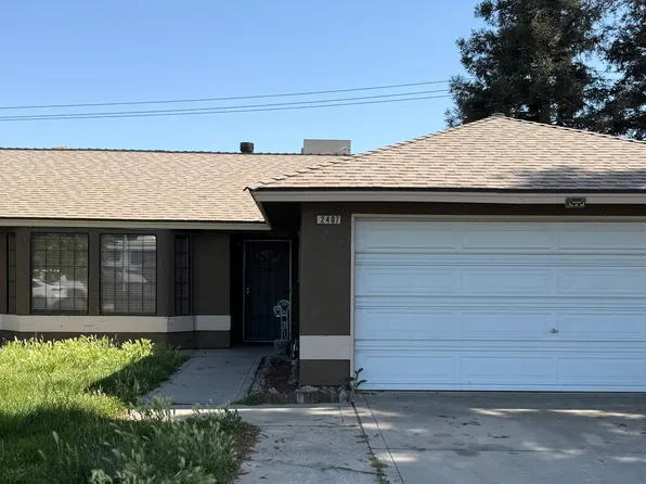 2407 Sarah Cir, Selma, CA 93662