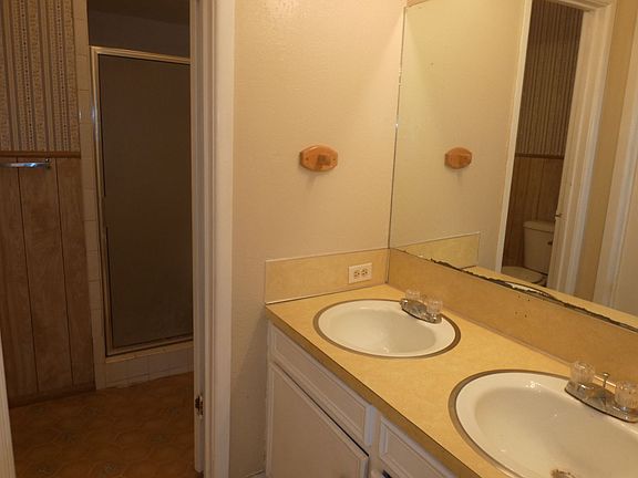 4th image of 981 Washington Blvd