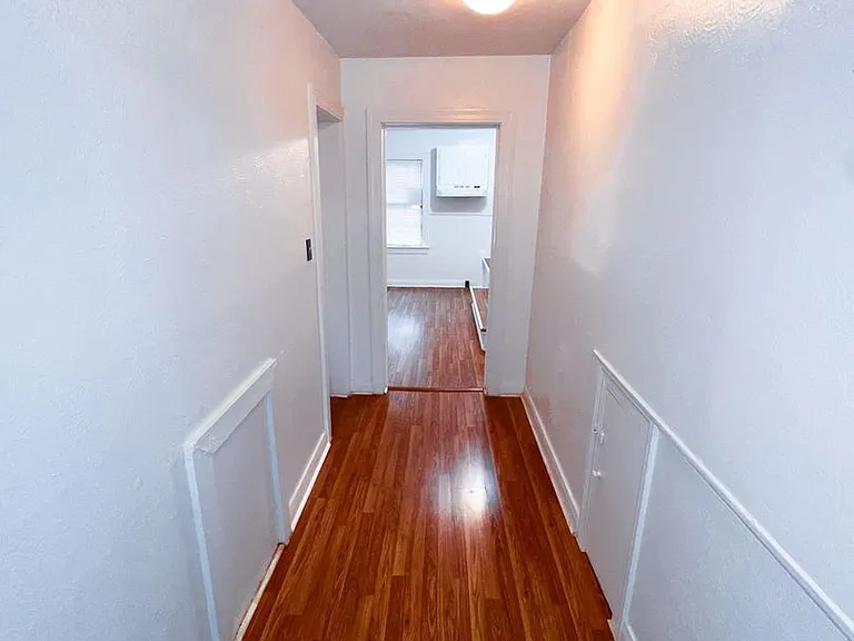 1142 Lyle St — Photo 16