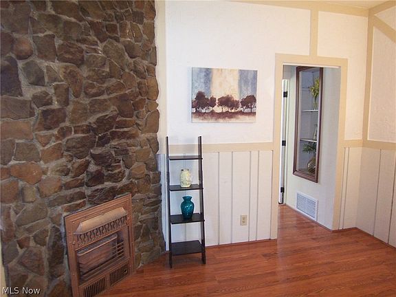 5th image of 902 W Virginia Ave