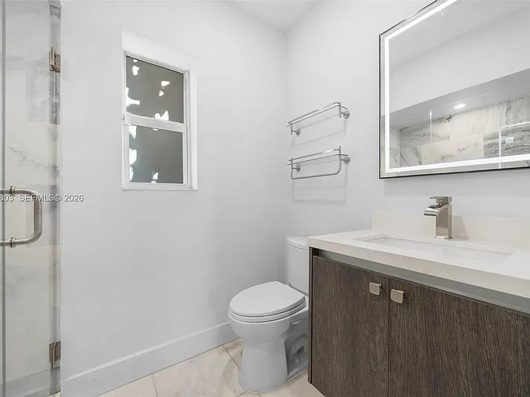 1262 SW 15th Ter — Photo 21