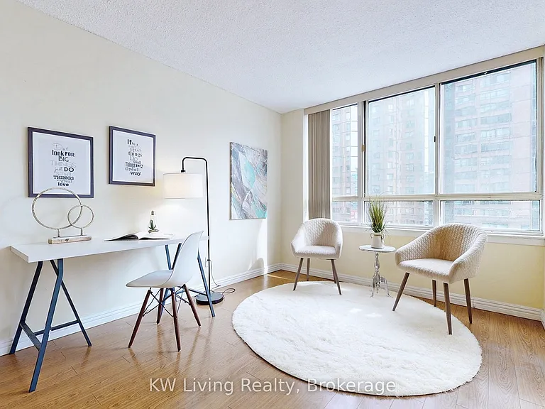 633 Bay St #814 — Photo 17