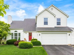 2899 Lake Hollow Rd, Hilliard, OH 43026