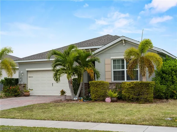 3132 Amadora Cir, Cape Coral, FL 33909