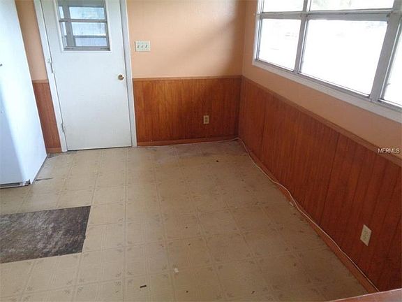 4th image of 1715 Carnegie Cir