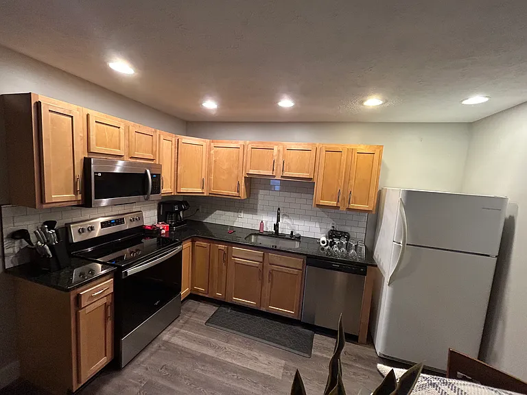 510 Oakleaf Ct — Photo 2
