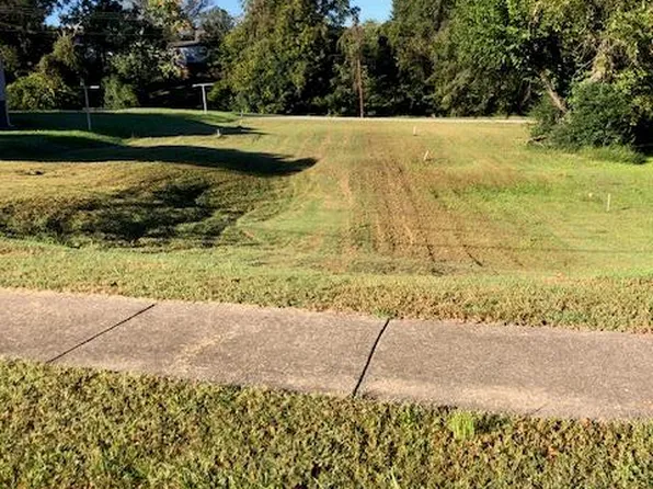 192 Park Cir, Danville, VA 24541