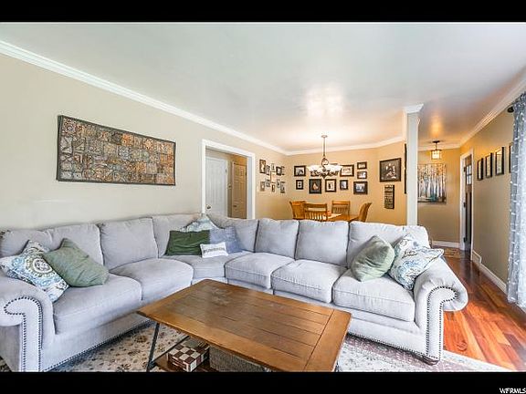 4th image of 2556 E Gregson Ave