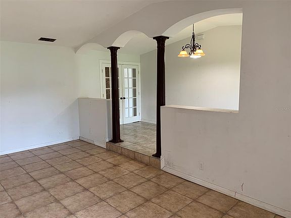 5th image of 11802 Weaver Ln